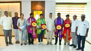 సీఎం చంద్రబాబును కలిసిన ఆసియా గేమ్స్ విజేతలు!
