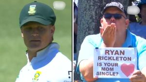 SA vs AUS: ర్యాన్ రికెల్టన్‌కు చేదు అనుభవం.. మీ అమ్మ సింగిల్ ఆ? అంటూ ప్లకార్డ్!(వీడియో)