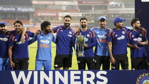 ధోనీ బాటలో గిల్: కెప్టెన్ తీసుకున్న ఆ నిర్ణయం అందరినీ ఆకట్టుకుంది! (వీడియో)