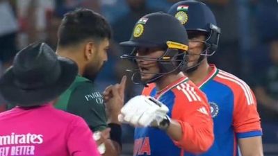 Arshdeep Singh gives fiery reply to Haris Rauf's Crashed Jet gesture in Asia Cup, Video goes Viral - Watch - myKhel