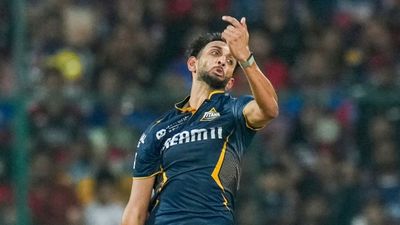 IPL Purple Cap Winners List 2008–2025: Full List of Highest Wicket-Takers