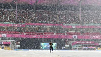 RR vs RCB Guwahati LIVE Weather Updates: RCB Bat First at Barsapara as Match Starts