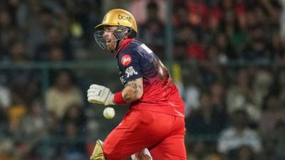 Will RCB Drop Phil Salt vs MI? Form Concerns Spark Selection Debate Ahead of Wankhede Clash