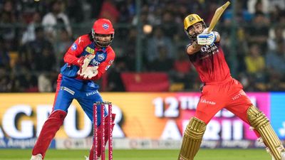 ಆರ್‌ಸಿಬಿ ಪರ ಗರಿಷ್ಠ ರನ್‌ ಬಾರಿಸಿದ ಟಾಪ್‌ 10 ಬ್ಯಾಟರ್ಸ್‌: ಕನ್ನಡಿಗರಿಗೂ ಸ್ಥಾನ 