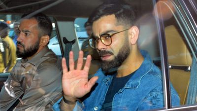 ಬೆಂಗಳೂರಿಗೆ ಆಗಮಿಸಿದ ವಿರಾಟ್‌ ಕೊಹ್ಲಿ: ಇಲ್ಲಿದೆ ವಿಡಿಯೋ 