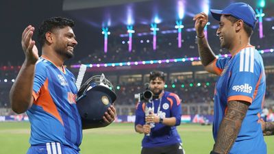 സഞ്ജുവിനെ പോലെയുള്ളവര്‍ ടീമില്‍ വേണം!! അന്ന് ടീമിലെടുത്തപ്പോള്‍ പറഞ്ഞതിങ്ങനെ, കൈയടിച്ച് സൂര്യ