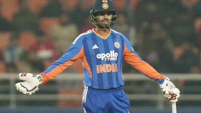 ലോകകപ്പ് ടീമിൽ ഇടം നേടാത്തതിൽ വിഷമമില്ല, അച്ഛന്റെ അവസാന നാളുകളിൽ കൂട്ടിരിക്കാനായി; വികാരഭരിതനായി ജിതേഷ്