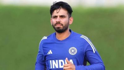 ടീമിൽ പേരില്ല എന്ന് കണ്ടപ്പോൾ ആദ്യം വന്നത് ഹാർദികിന്റെ കോൾ, ആ വലിയ മനസിന് നന്ദി പറഞ്ഞ് ആർസിബി താരം