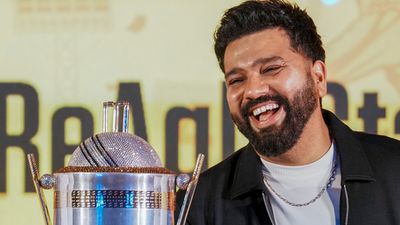 IPL 2026: രോഹിത് വിരമിക്കുന്നു!! ഇതു അവസാന സീസണ്‍? വൈറല്‍ പോസ്റ്റുകള്‍ക്ക് പിന്നിലെ സത്യമെന്ത്