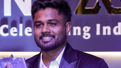 Naman Awards: തളർന്നിരിക്കുകയായിരുന്നു, ആ വാക്കുകൾ എല്ലാം മാറ്റി; സഞ്ജുവിന്റെ വെളിപ്പെടുത്തൽ