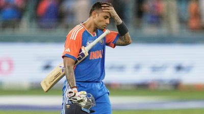 T20 WC 2026: അയ്യയ്യേ... എന്താണിത് സൂര്യ? ഗോള്‍ഡന്‍ ഡെക്ക്!! ഇനി ധോണിക്കൊപ്പം; സംഭവമിങ്ങനെ