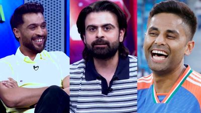 ഇന്ത്യ സെമി എത്തില്ലെന്ന് ആമിര്‍, ഫൈനല്‍ കളിക്കുമെന്ന് ഷഹ്‌സാദ്!! 'പൊരിഞ്ഞ അടി', ബെറ്റിങ്ങനെ