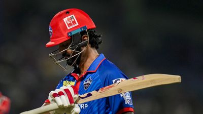 IPL 2026: എത്രകാലം മാറ്റിനിർത്തും? തോൽവിയിലും രാഹുലിന്റെ തിരിച്ചുവരവ് ആഘോഷിച്ച് ഡൽഹി ആരാധകർ