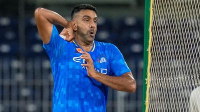 CSK அணியிலிருந்து விடைபெறுகிறேன்.. என்னை ஏலத்திற்கு முன்பு விடுவியுங்கள்.. அஸ்வின் கோரிக்கை