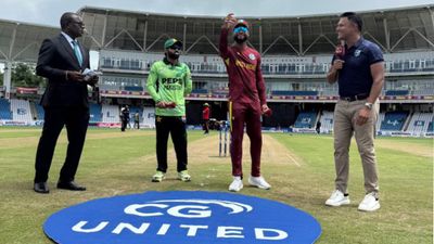 PAK vs WI: ஒரே ஓவரில் 5 Wide, கேட்ச் மிஸ்.. பாகிஸ்தானுக்கு வெற்றியை பரிசளித்த வெஸ்ட் இண்டீஸ்