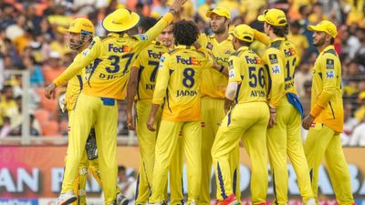 CSK: 4 வருஷம் தான் பிளே ஆஃப் போகலை.. மிரள வைக்கும் சிஎஸ்கே அணியின் சாதனைப் பட்டியல்