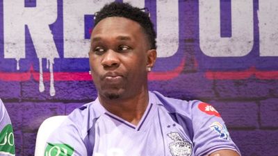 IPL 2026: “வீட்டில் 2 இளம் பெண்களை”.. மைக்கில் வசமாக சிக்கிய பிராவோ.. தர்மசங்கடமான கொல்கத்தா அணி