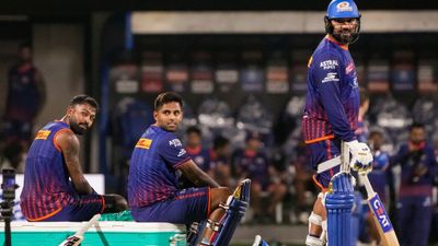 இந்தியாவுக்கு உலகக்கோப்பை வென்று தந்த கேப்டனுக்கு இந்த நிலைமையா? வேலையைக் காட்டிய மும்பை இந்தியன்ஸ்