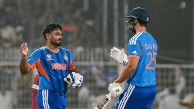 IND vs WI: சஞ்சு சாம்சனை வைத்து இந்த தவறை செய்யாதீங்க.. முன்னாள் வீரர் கருத்து