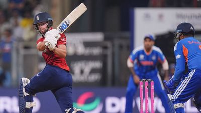 IND vs ENG: இறுதிப் போட்டிக்கு 4வது முறையாக இந்தியா தகுதி.. 253 ரன்கள் குவித்தும் போராடி வெற்றி