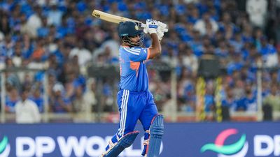 IND vs NZ: பைனலில் சஞ்சு சாம்சன் மாபெரும் சாதனை.. சிக்சர் அடித்து மைல்கல்லை எட்டினார்