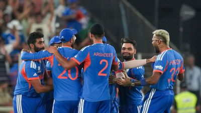டி20 உலககோப்பை 3வது முறையாக வென்று இந்திய அணி  சரித்திர சாதனை.. பைனலில் நியூசிலாந்தை காலி செய்தது