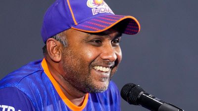 IPL 2026: சூர்யகுமார் யாதவால் சிக்கலில் மும்பை இந்தியன்ஸ் அணி.. பயிற்சியாளர் தந்த விளக்கம்