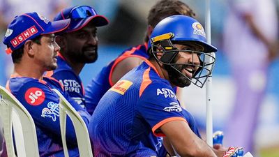 IPL 2026: சூர்யகுமாரை இம்பேக்ட் வீரராக வெளியே உட்வார வைத்த ஹர்திக்.. MI,KKR போட்டியில் நடந்தது என்ன?