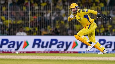 தோனியை அணியை விட்டு நீக்க யாருக்கு தைரியம் இருக்கு.. அப்படி நடக்க வாய்ப்பே இல்லை- பத்ரிநாத்