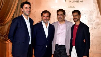 IPL 2026- RR அணிக்காக விளையாடிய வீரரே ஆர்சிபியை வாங்கிய ஆச்சரியம்.. யார் இந்த ஆர்யமான் பிர்லா?