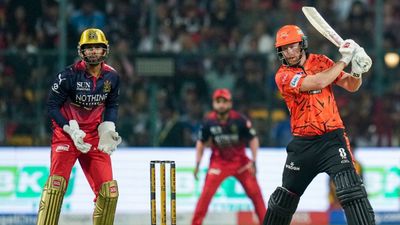 RCB vs SRH: ஒத்துக்க மாட்டேன் நான் அவுட்டே இல்லை.. கடுப்பான க்ளாசென்.. அம்பயருடன் நடந்த வாக்குவாதம் 