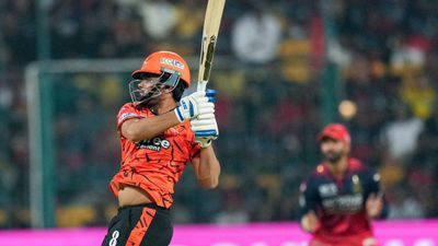 IPL 2026: 18 பந்துகளில் 43 ரன்கள்.. சன்ரைசர்ஸ் ஆட்டத்தையே மாற்றிய அங்கீத் வர்மா? 3 வயதில் தாயை இழந்தவர்