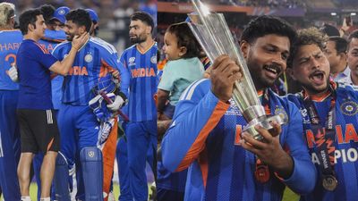 సంజూ కాదు.. అసలు హీరో అతడే!: మాజీ దిగ్గజం క్లారిటీ 