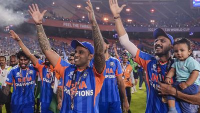 ప్రపంచ కప్ విజేతల తొలి పోరు.. ఈసారీ సునామీ తప్పదా?