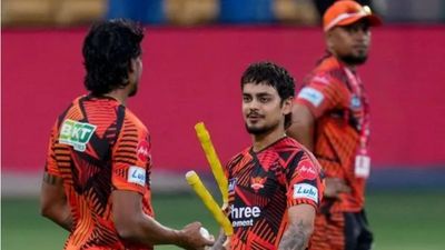 IPL 2026 ఫైనల్ చేరేది ఆ జట్లే.. మావోడికే పర్పుల్ క్యాప్: ఇషాన్ కిషన్
