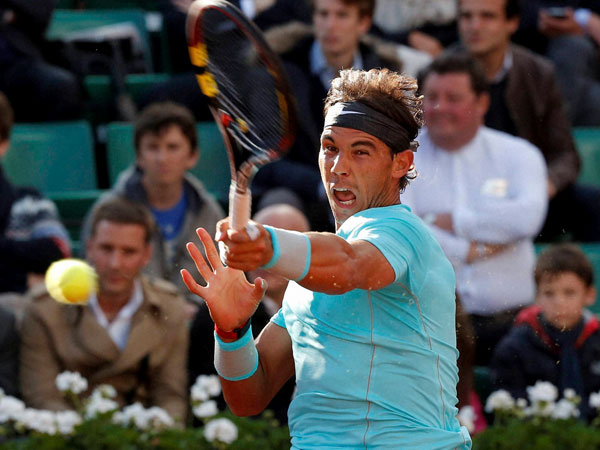 Nadal defeats Monfils 