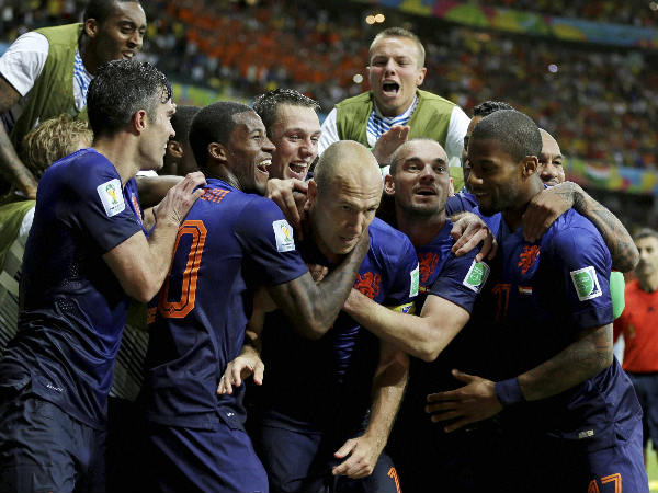 Robben mobbed