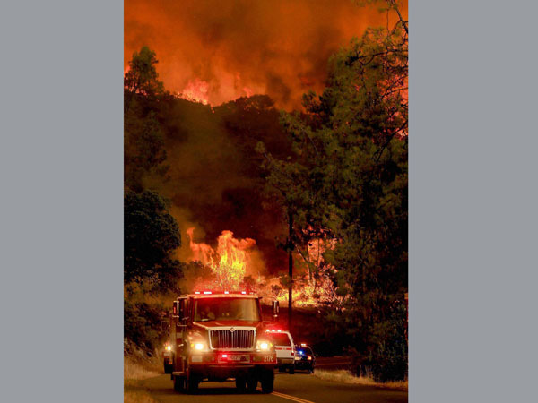 Fire rages in Middletown, California