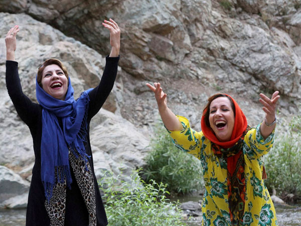 Iran does laughter yoga 