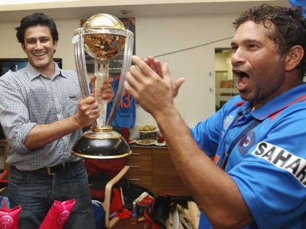 Kumble (left) and Sachin Tendulkar with 2011 World Cup trophy. Kumble, like Ganguly and Dravid failed to win WC