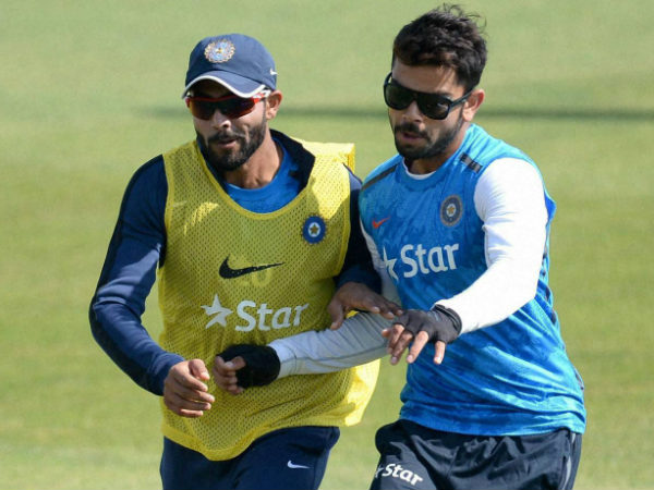 Kohli (right) returns to practice after a day's break Kohli (right) returns to practice after a day's break