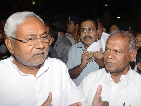 Nitish Kumar with Manjhi