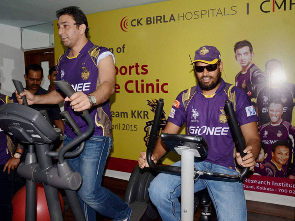 Wasim Akram and Yusuf Pathan at a gym in Kolkata