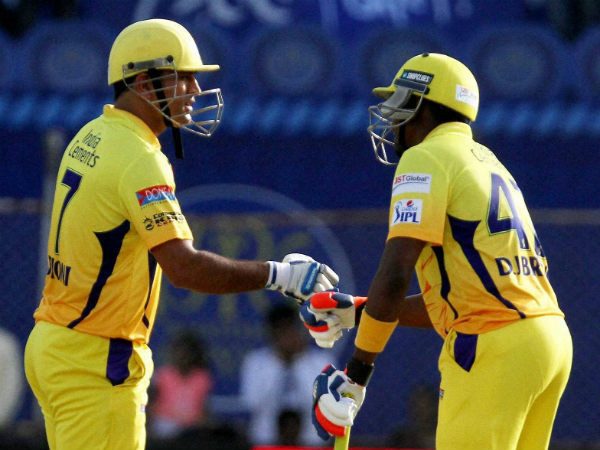 Dhoni and Bravo during their partnership Dhoni and Bravo during their partnership