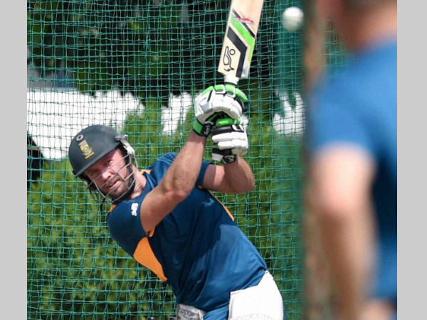AB de Villiers prepares for a long tour in India