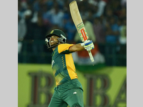 JP Duminy exults after hitting the winning run