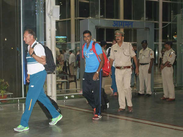 Team India gets warm reception! 