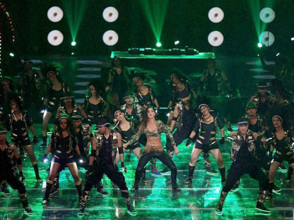 IPL 9: Ranveer, Katrina, Jacqueline steal the show 