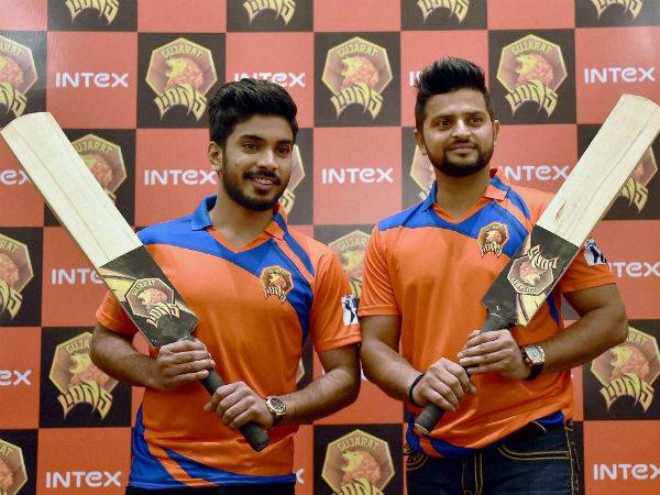  In pics: Kohli-led RCB, others launch jerseys for IPL 9