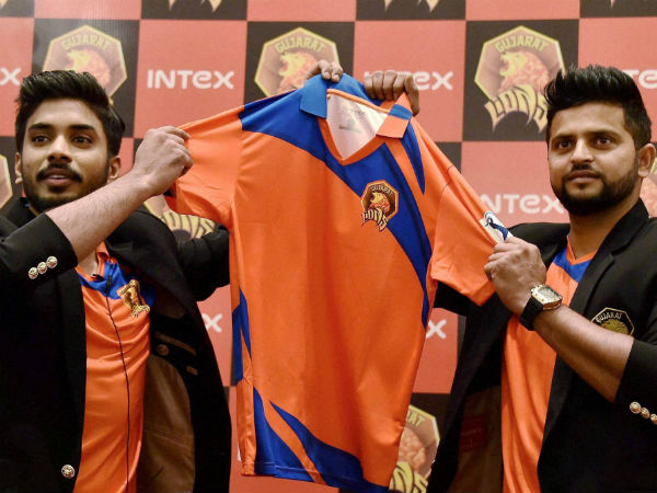  In pics: Kohli-led RCB, others launch jerseys for IPL 9